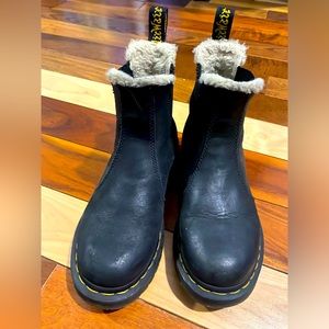 Dr Martens Fur Lined Chelsea Boots size 6.5 size women